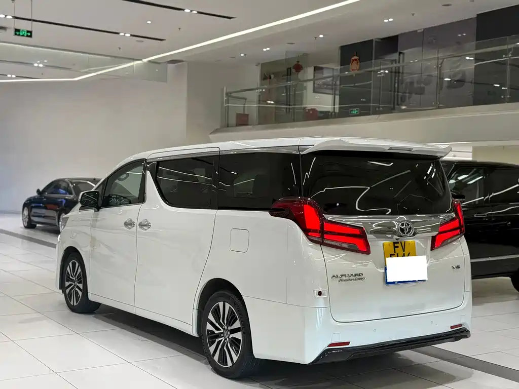 Toyota Alphard 2019 — фото 4