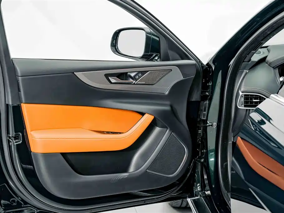 Jaguar XEL 2025 — фото 14