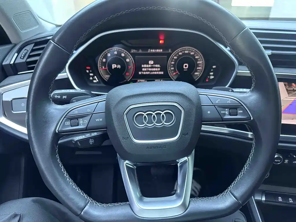 Audi Q3 2023 — фото 11