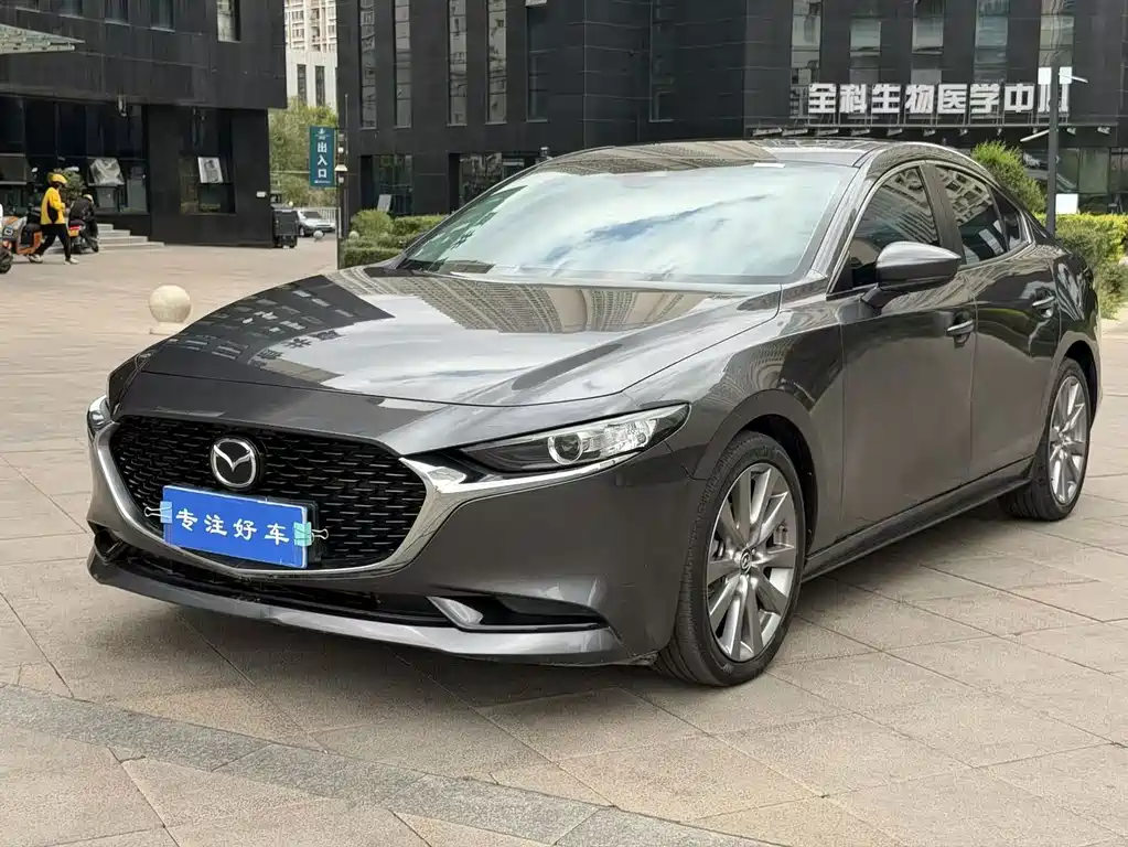 Mazda 3 Axela 2021 — фото 1