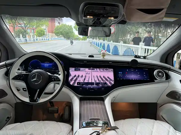 Mercedes-Benz Maybach EQS 2026