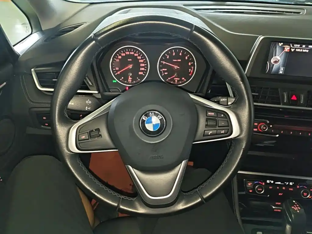 BMW 2 Series Station Wagon 2016 — фото 11