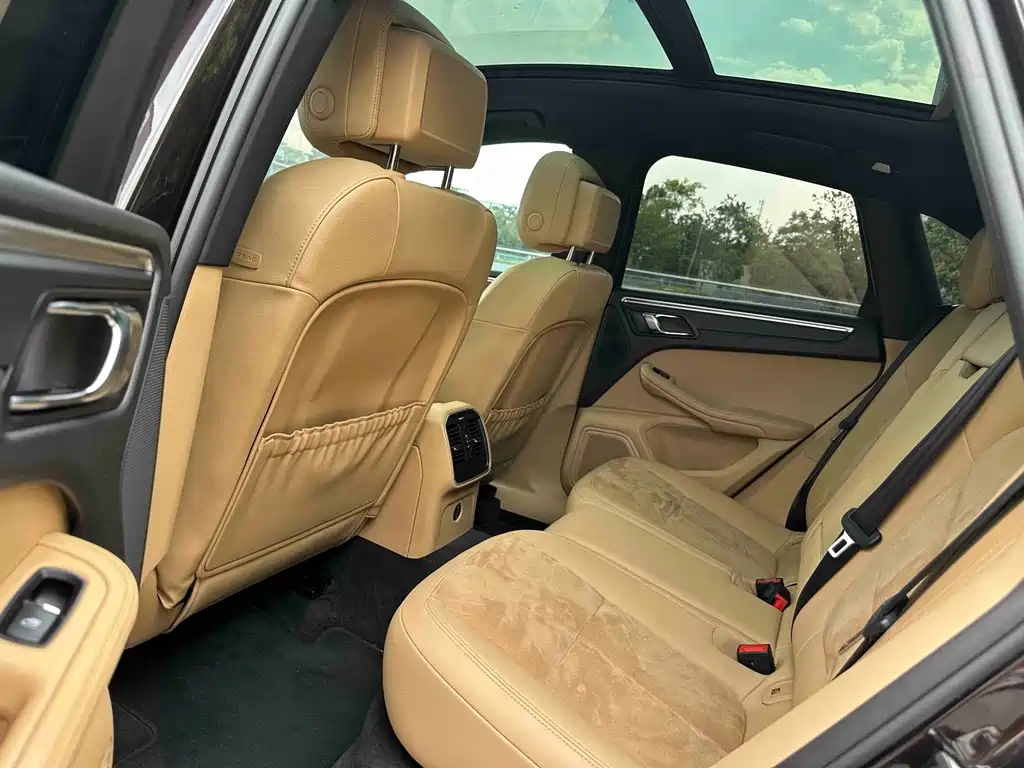 Porsche Macan 2017 — фото 10