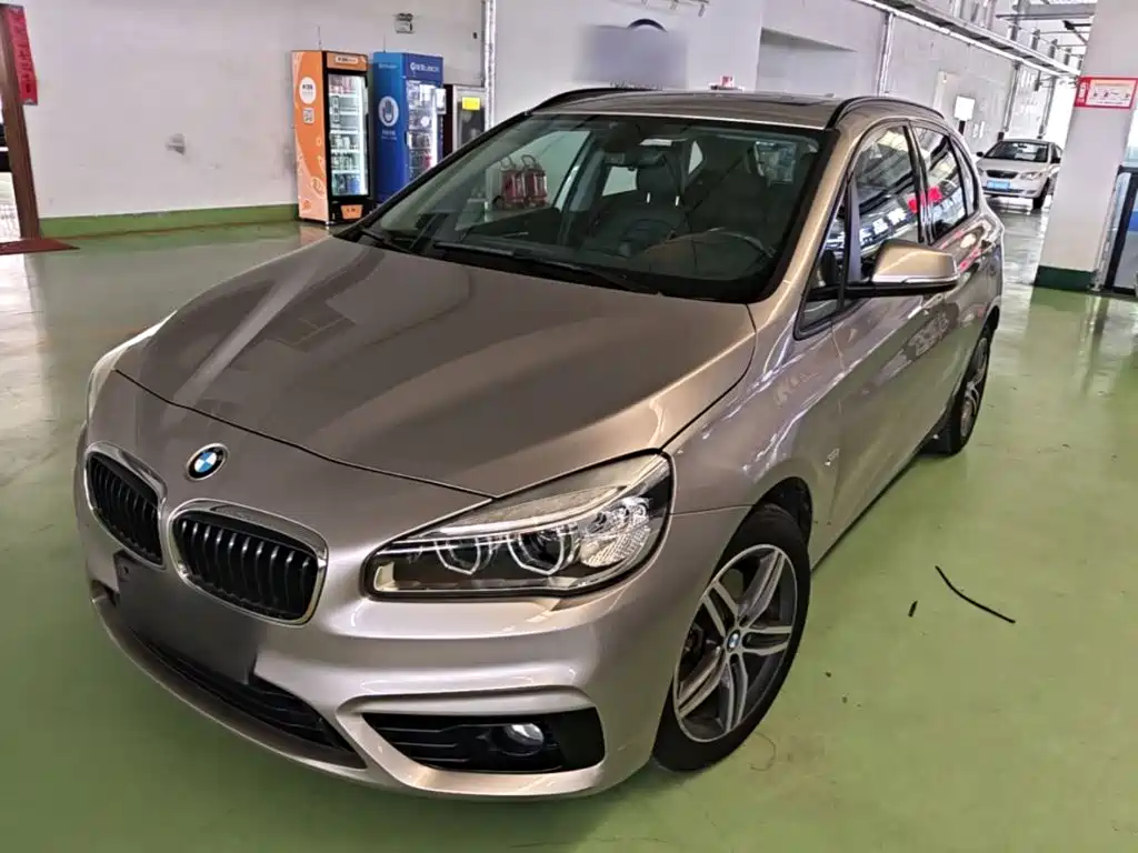 BMW 2 Series Station Wagon 2016 — фото 2