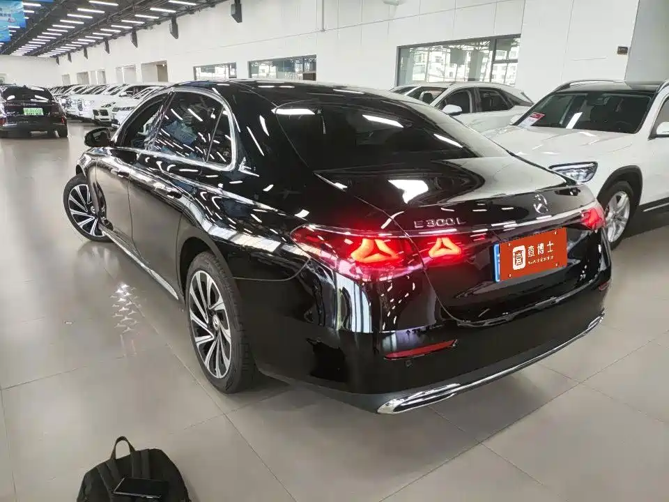 Mercedes-Benz E-Class 2024