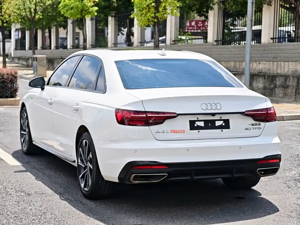 Audi A4L 2023 — фото 4