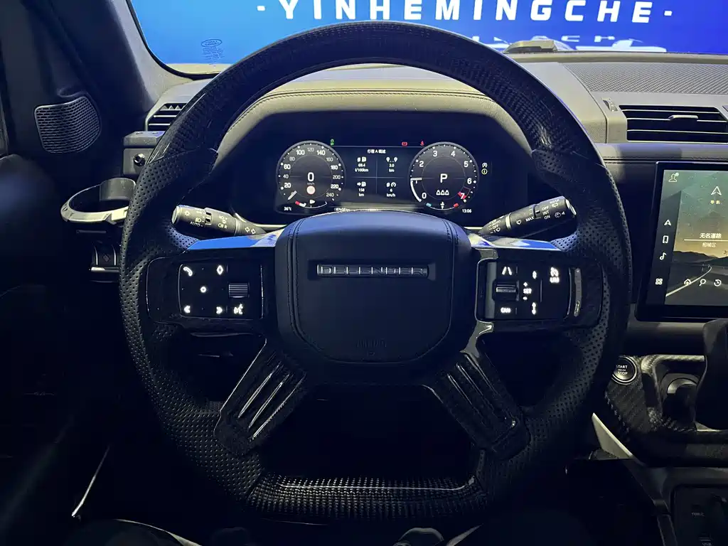 Land Rover Defender 2023 — фото 11