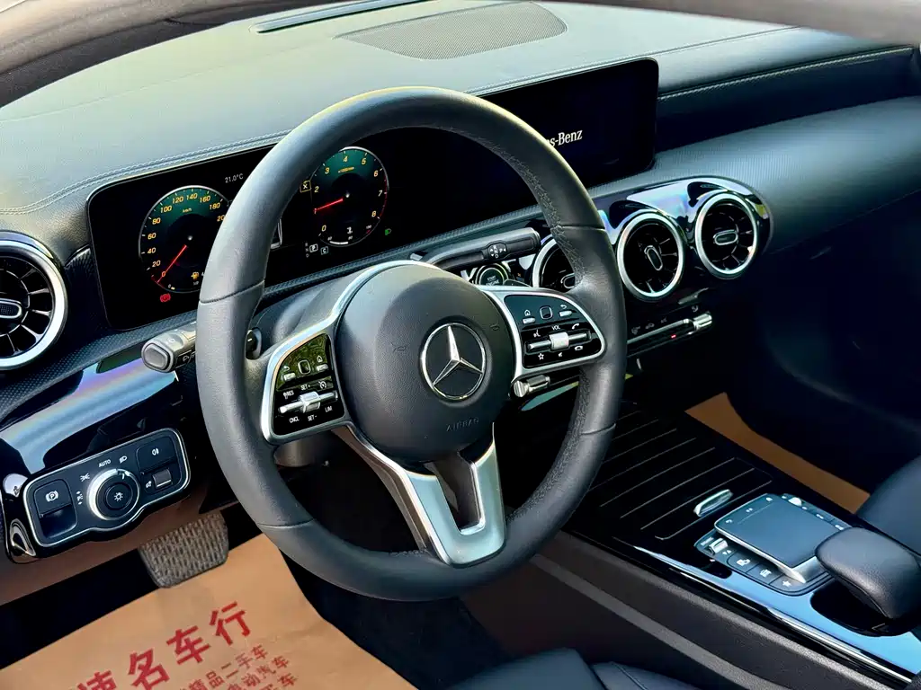 Mercedes-Benz A-Class 2022 — фото 15
