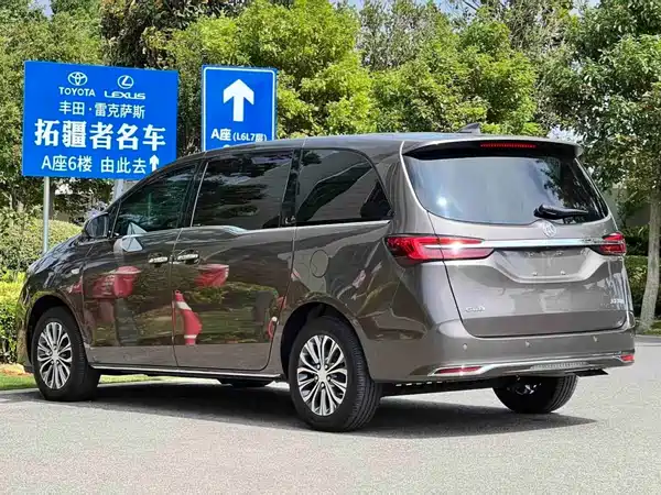 Buick GL8 2023