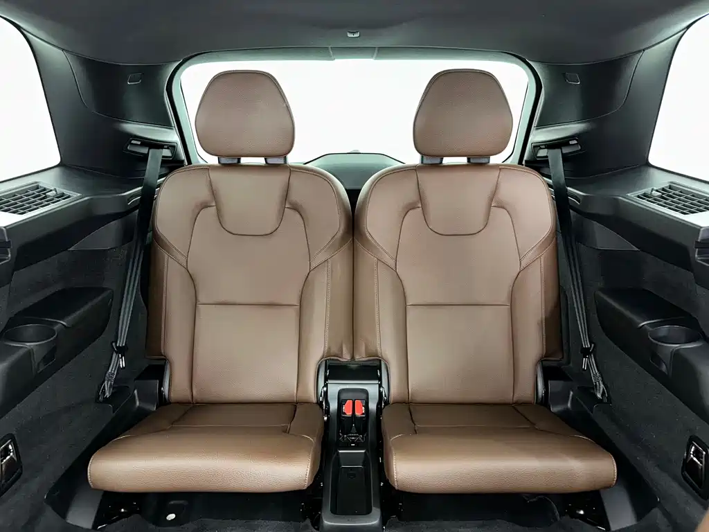 Volvo XC90 2021 — фото 11