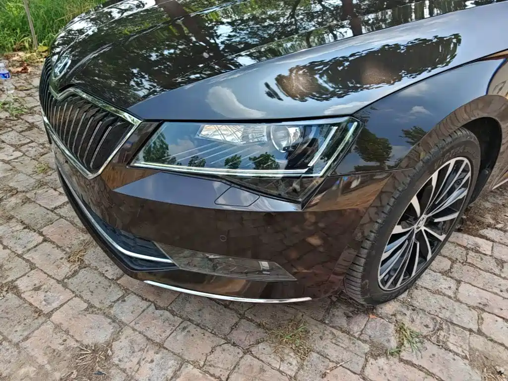 Skoda Superb 2017 — фото 24