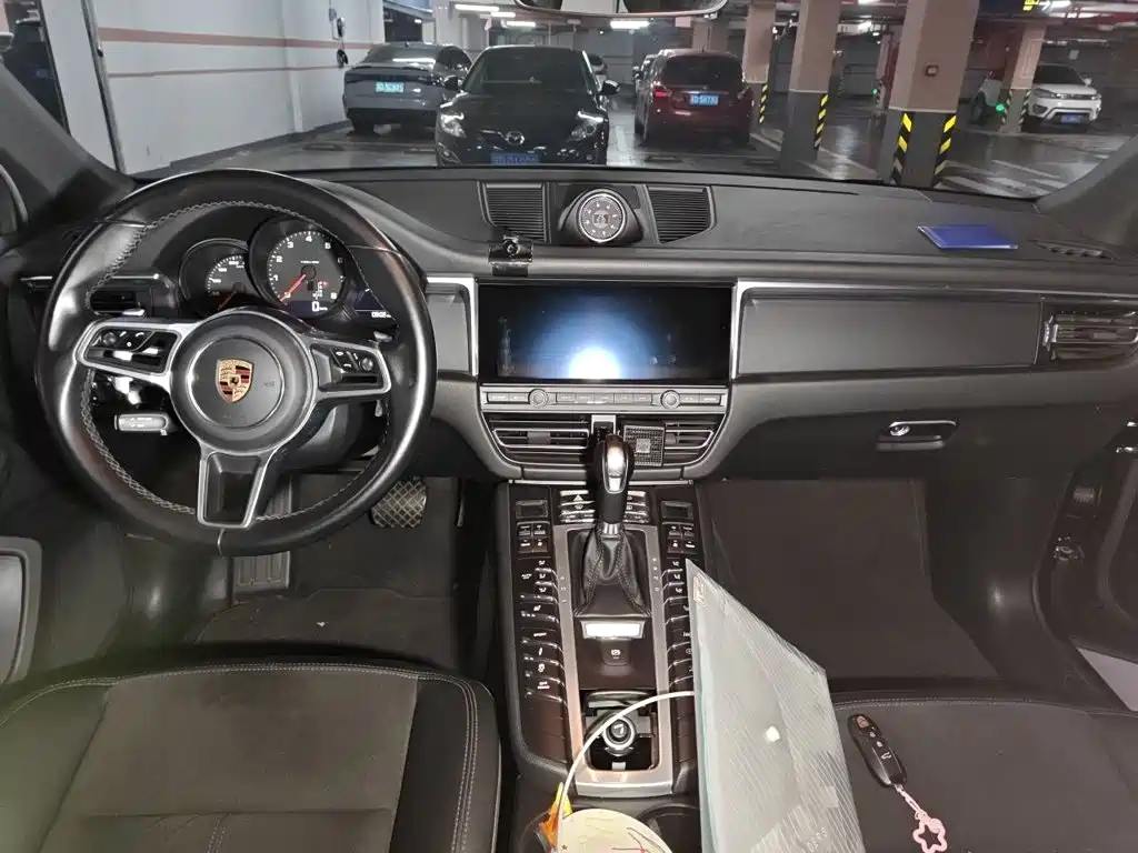 Porsche Macan 2020 — фото 12