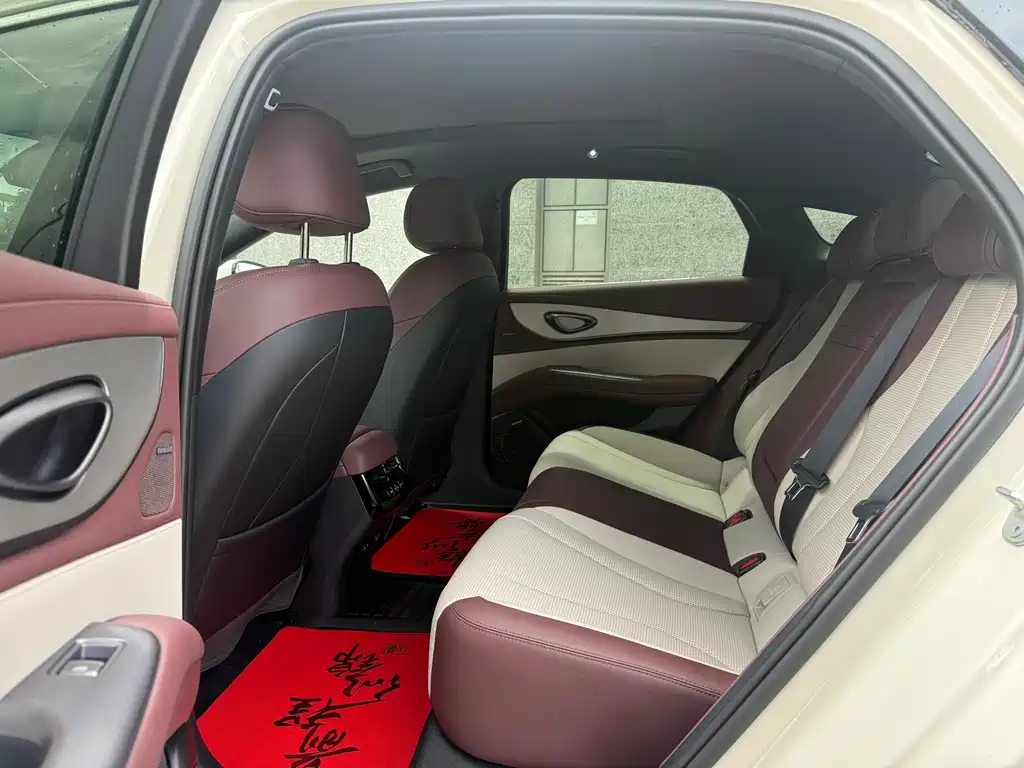 BYD Seal 07 DM-i 2025 — фото 5