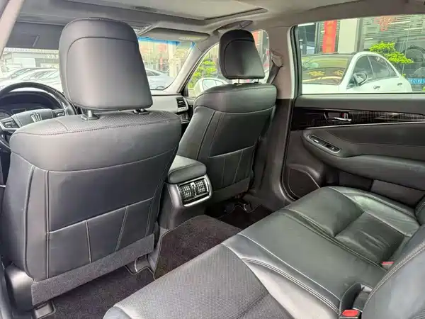 Toyota Crown 2016