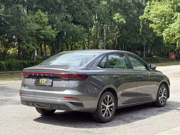 Geely Emgrand 2023