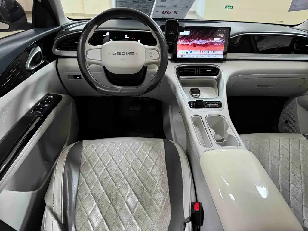 Geely Galaxy Starwish 2025 — фото 9