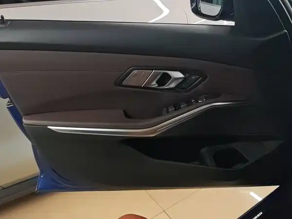 BMW 3 Series 2021
