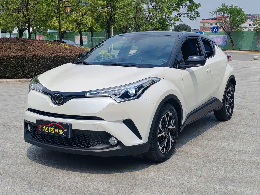 Toyota C-HR 2021 — фото 1