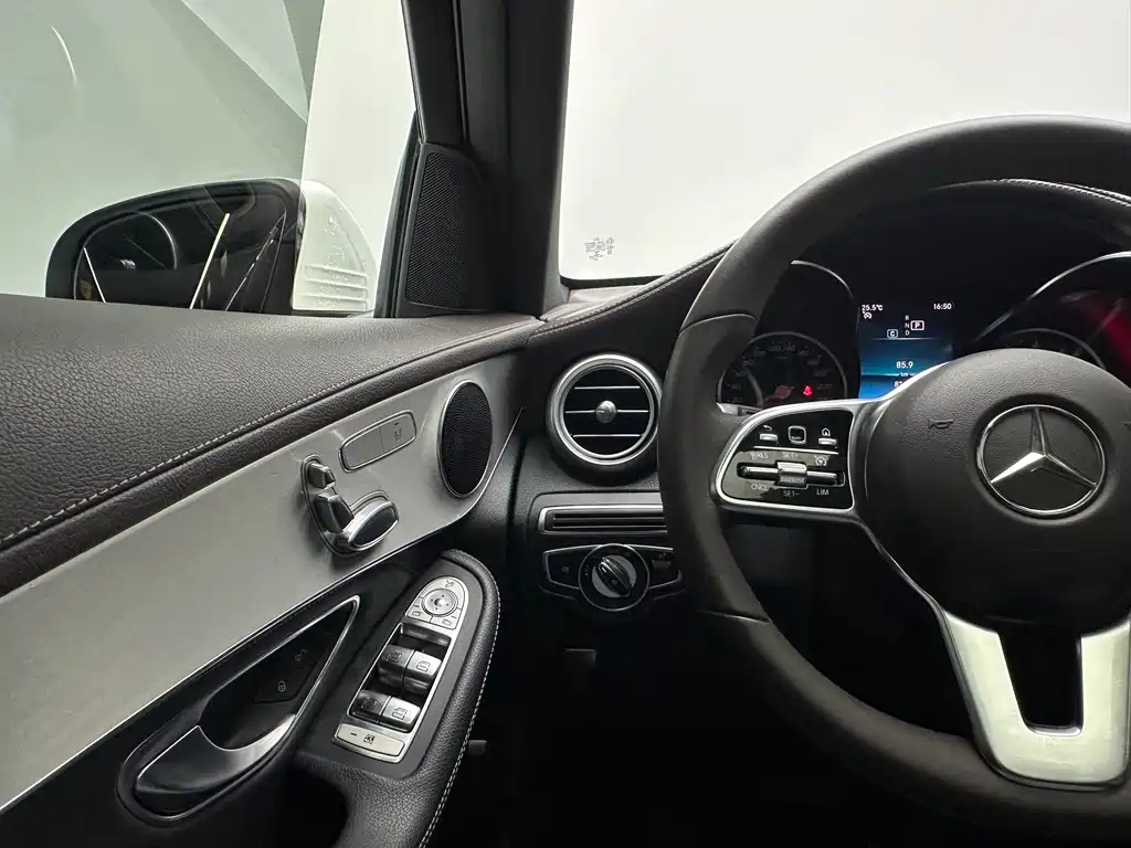 Mercedes-Benz GLC 2020 — фото 20