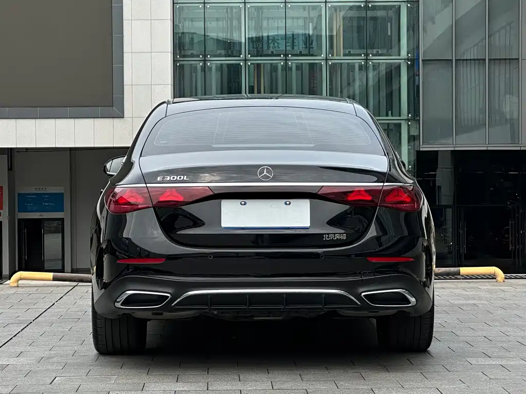 Mercedes-Benz E-Class 2025