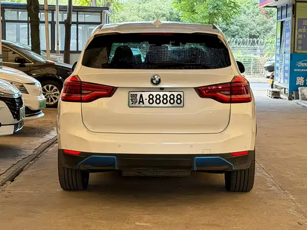 BMW iX3 2021