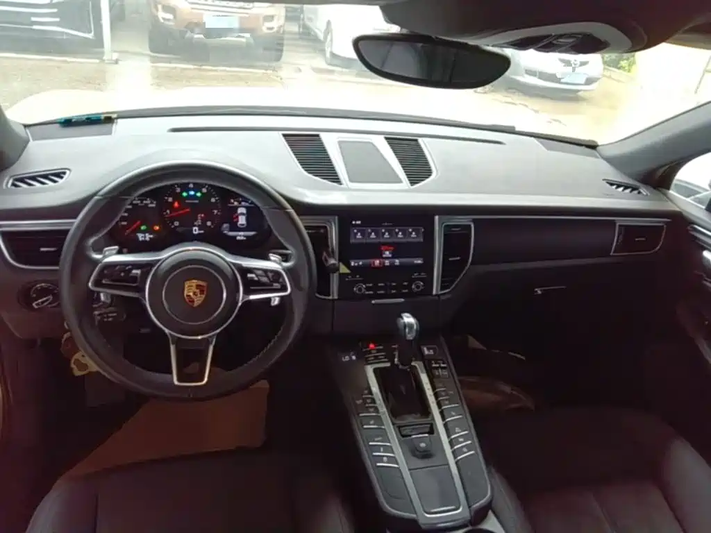 Porsche Macan 2016 — фото 10