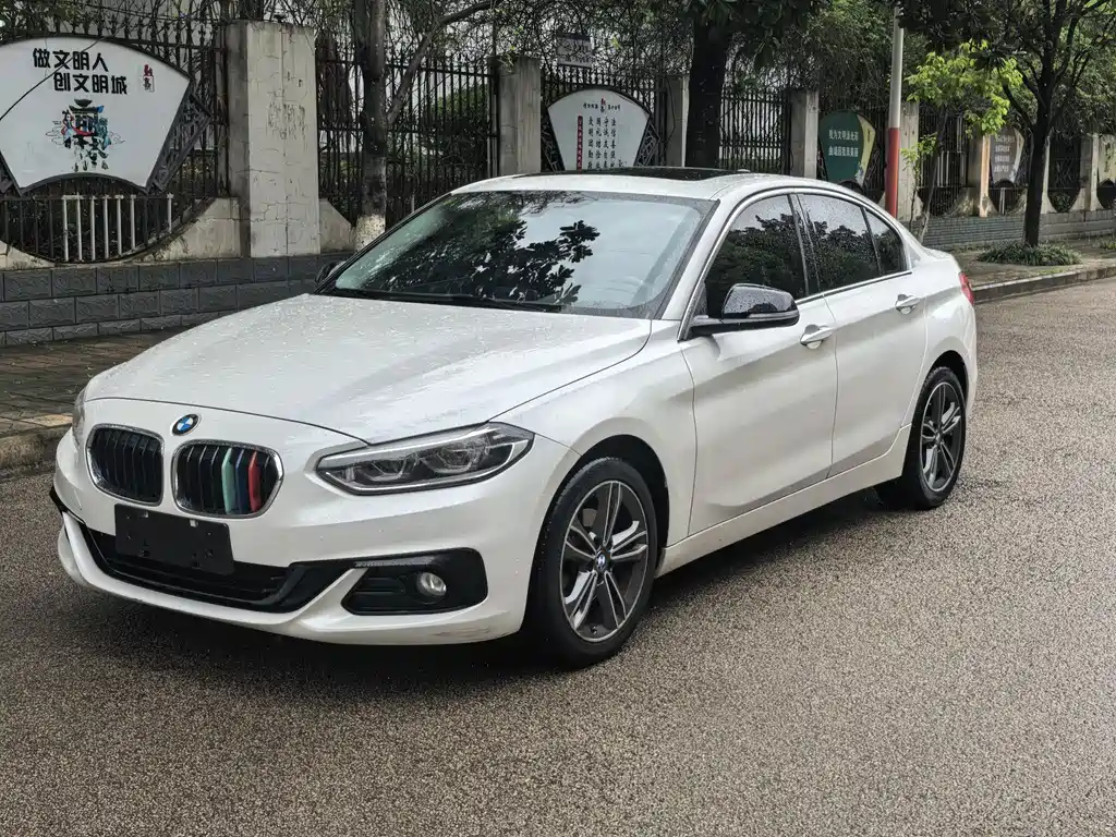 BMW 1 Series 2018 — фото 1