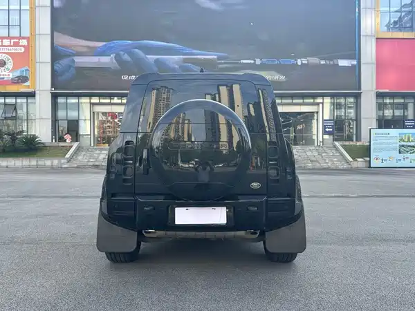Land Rover Defender 2022
