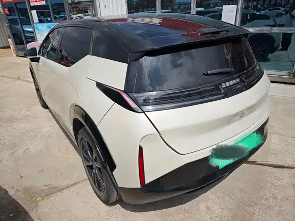 Zeekr X 2025