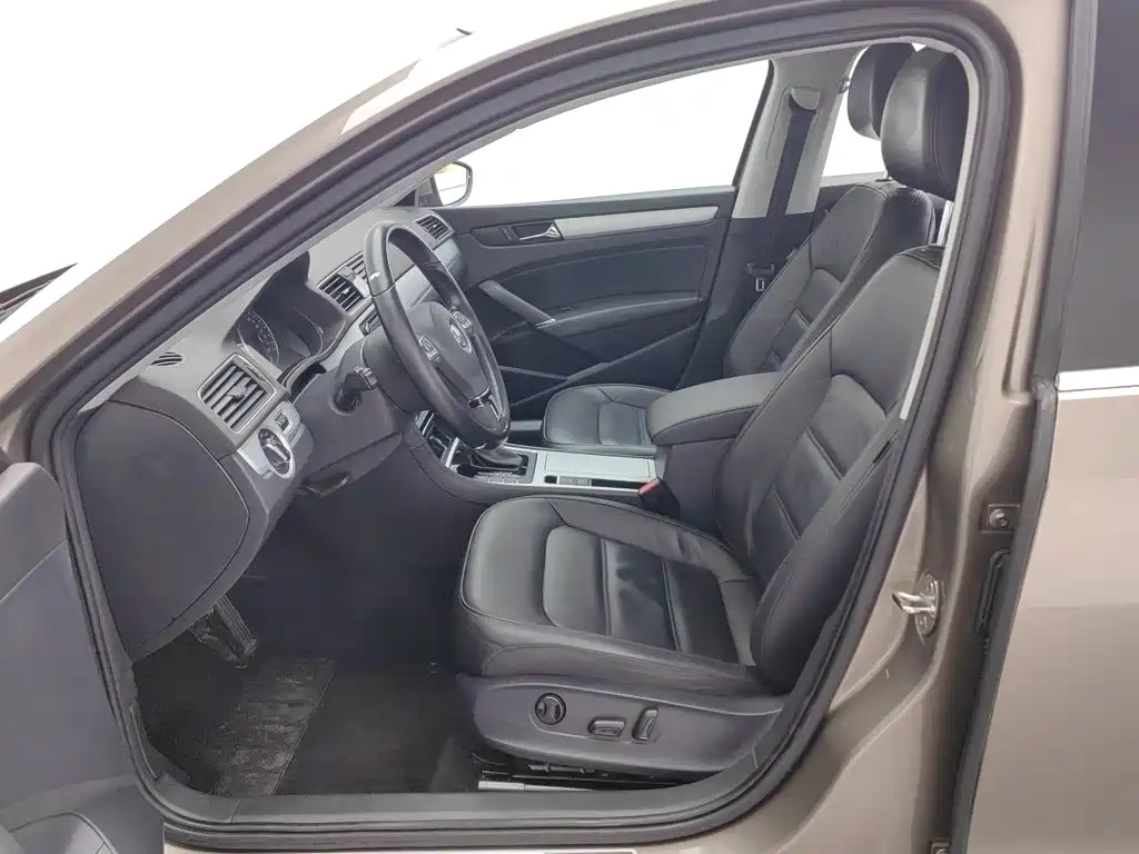 Volkswagen Passat 2015 — фото 10