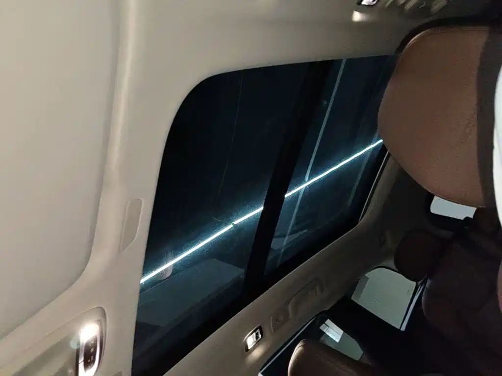 Volvo XC60 2019 — фото 18