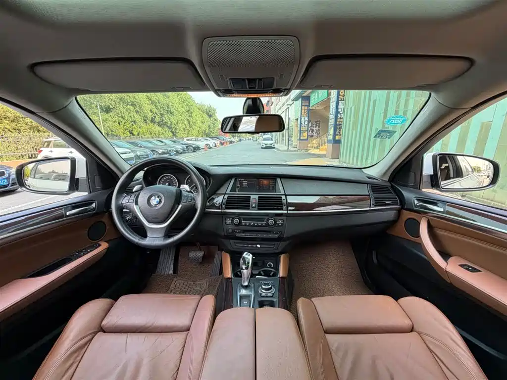 BMW X6 2011