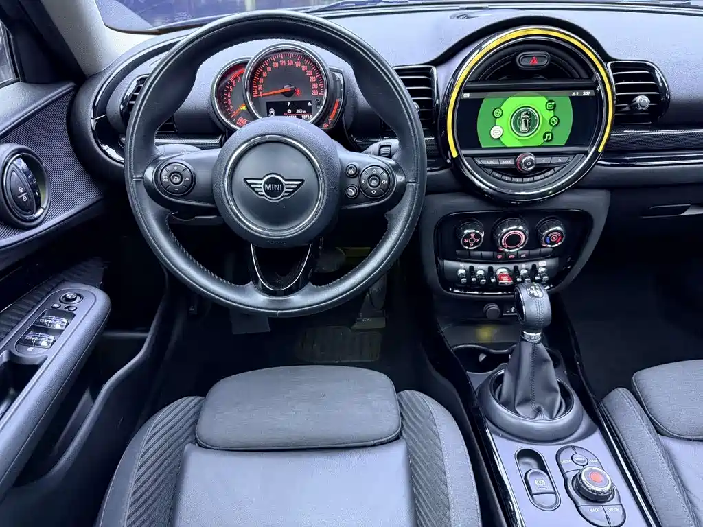 MINI Clubman 2019 — фото 8