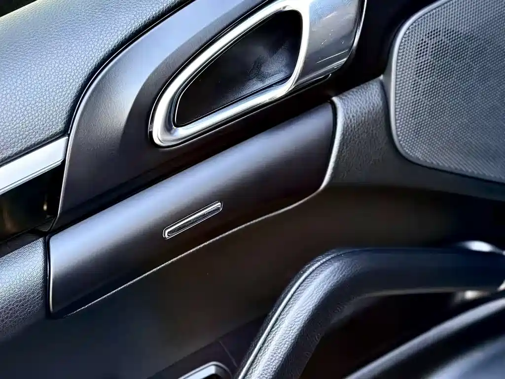 Porsche Cayenne 2017 — фото 12