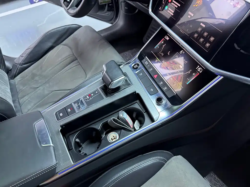 Audi A6L 2022 — фото 16