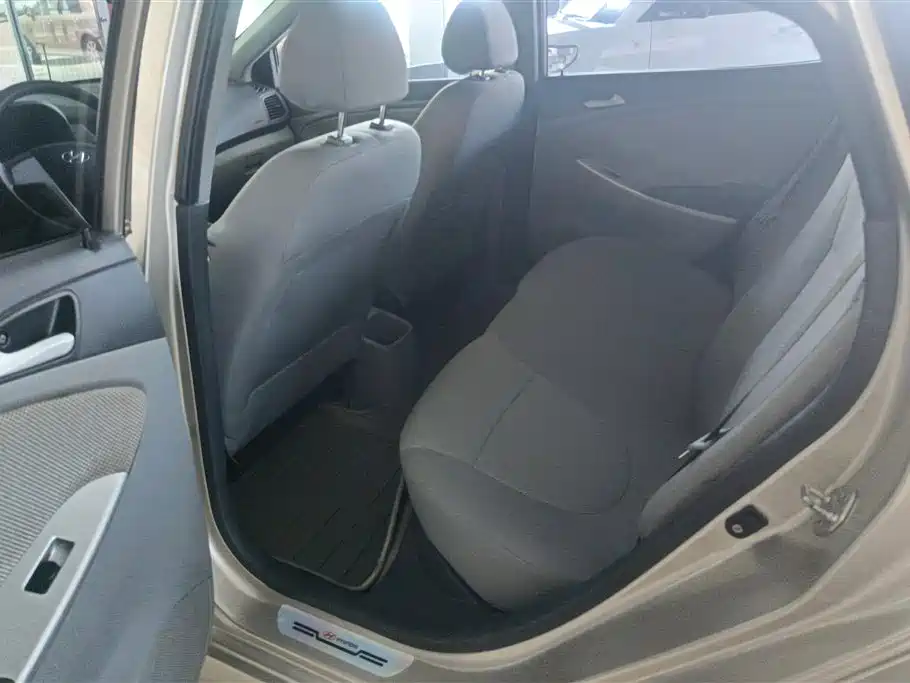 Hyundai Verna 2013 — фото 11