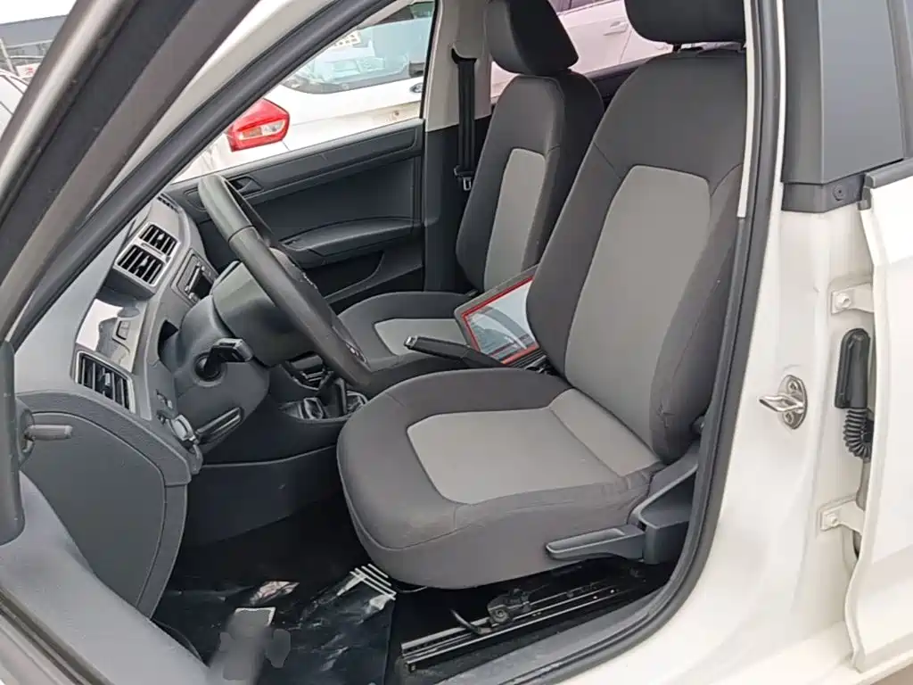 Skoda Rapid 2018 — фото 15