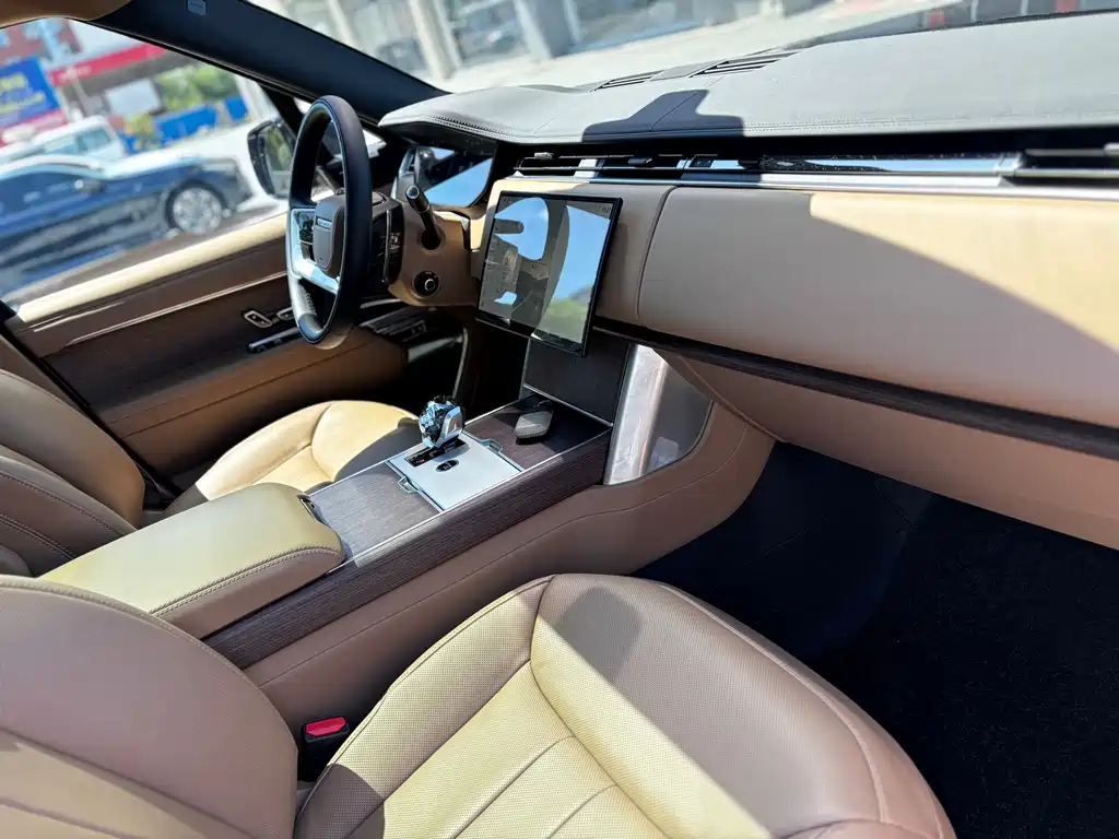 Land Rover Range Rover 2025 — фото 10