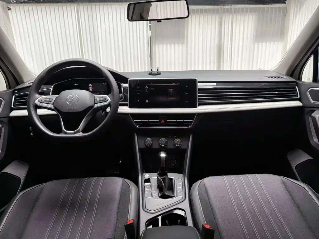 Volkswagen Tiguan L 2022 — фото 13