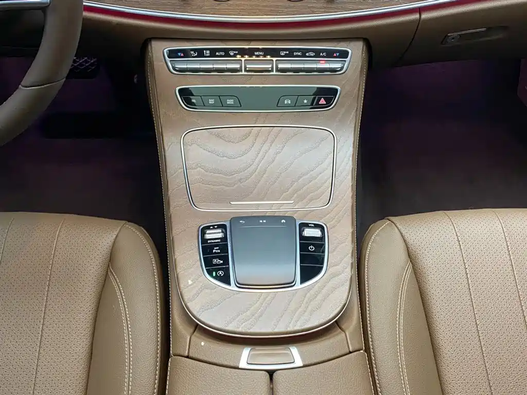 Mercedes-Benz E-Class 2023 — фото 21