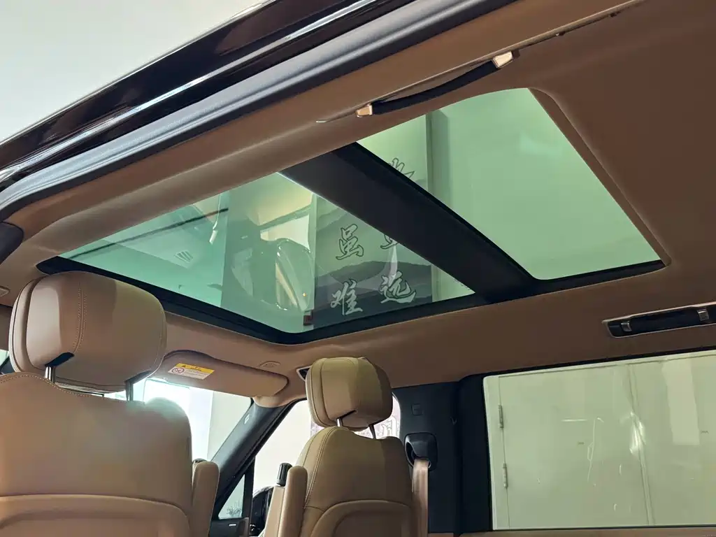 Land Rover Range Rover 2025 — фото 17