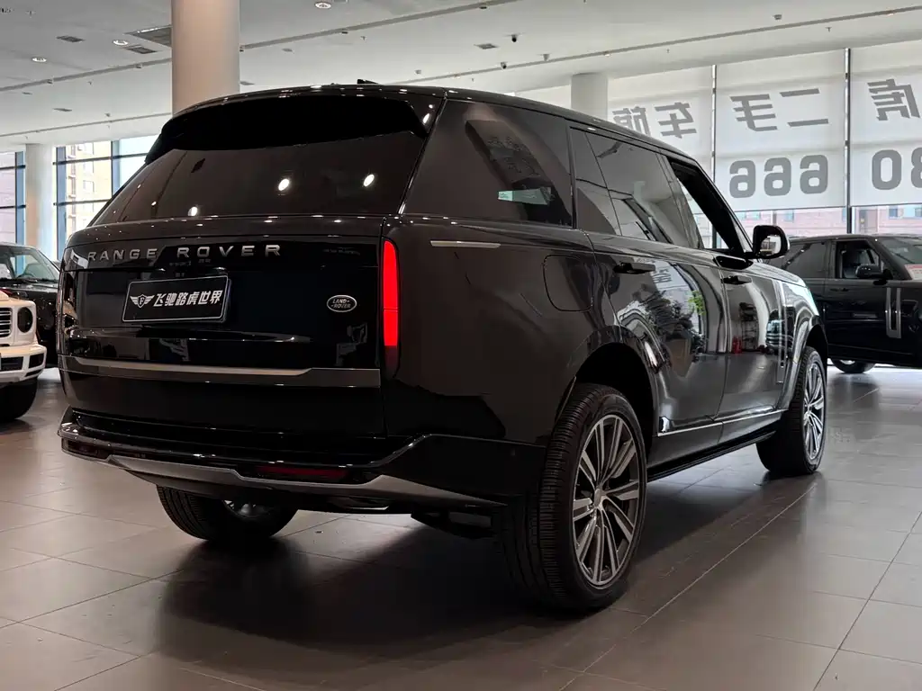 Land Rover Range Rover 2025 — фото 24