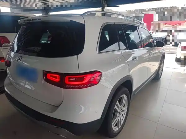Mercedes-Benz GLB 2023