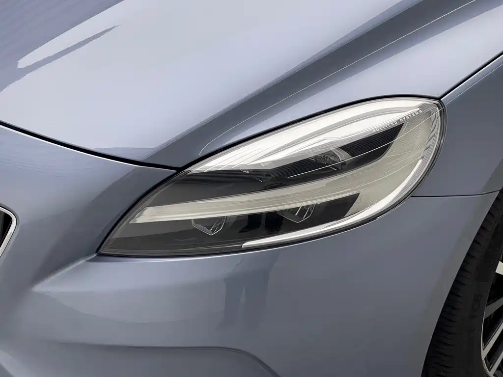 Volvo V40 2019 — фото 18
