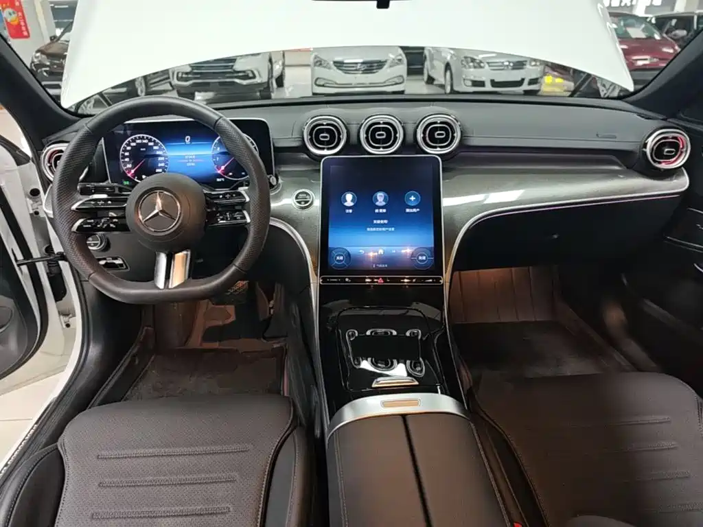 Mercedes-Benz C-Class 2023 — фото 10