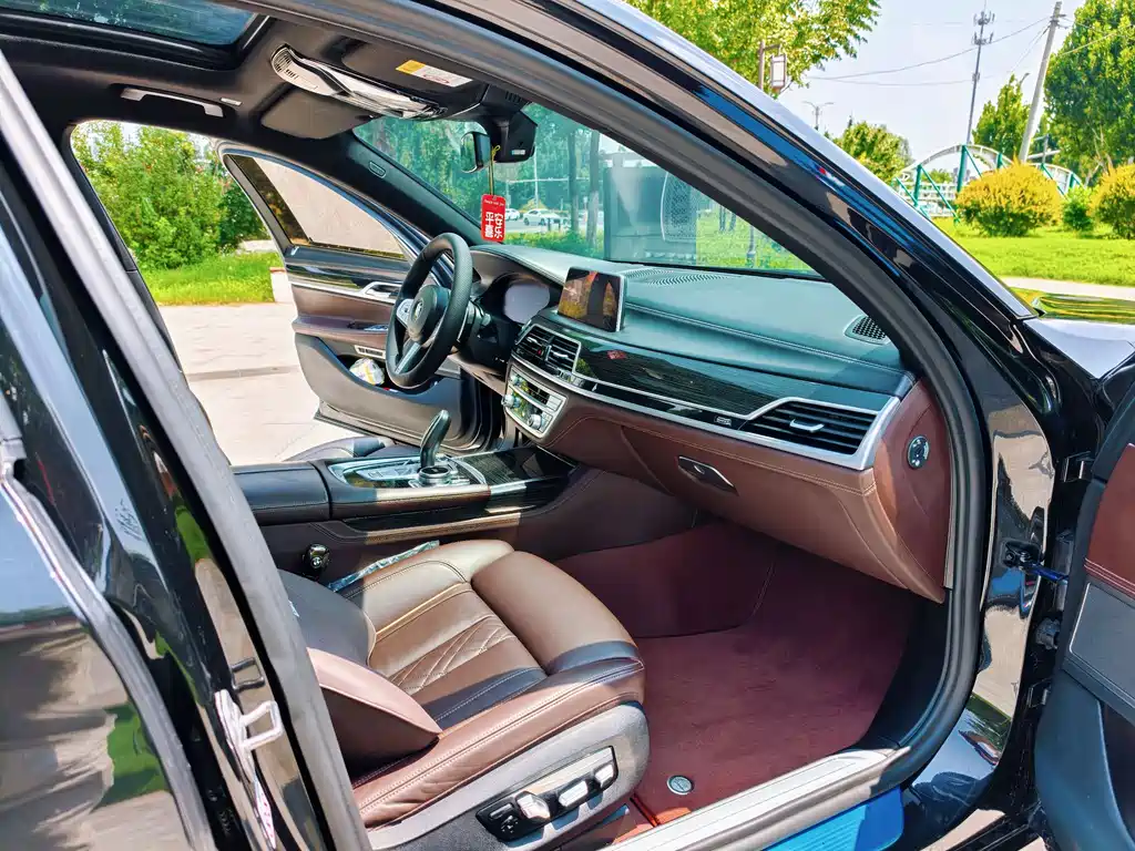 BMW 7 Series 2020 — фото 28