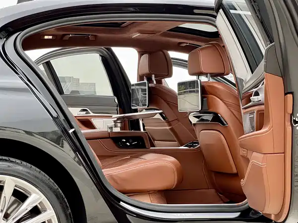 BMW 7 Series 2021