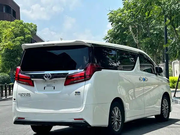 Toyota Alphard 2022
