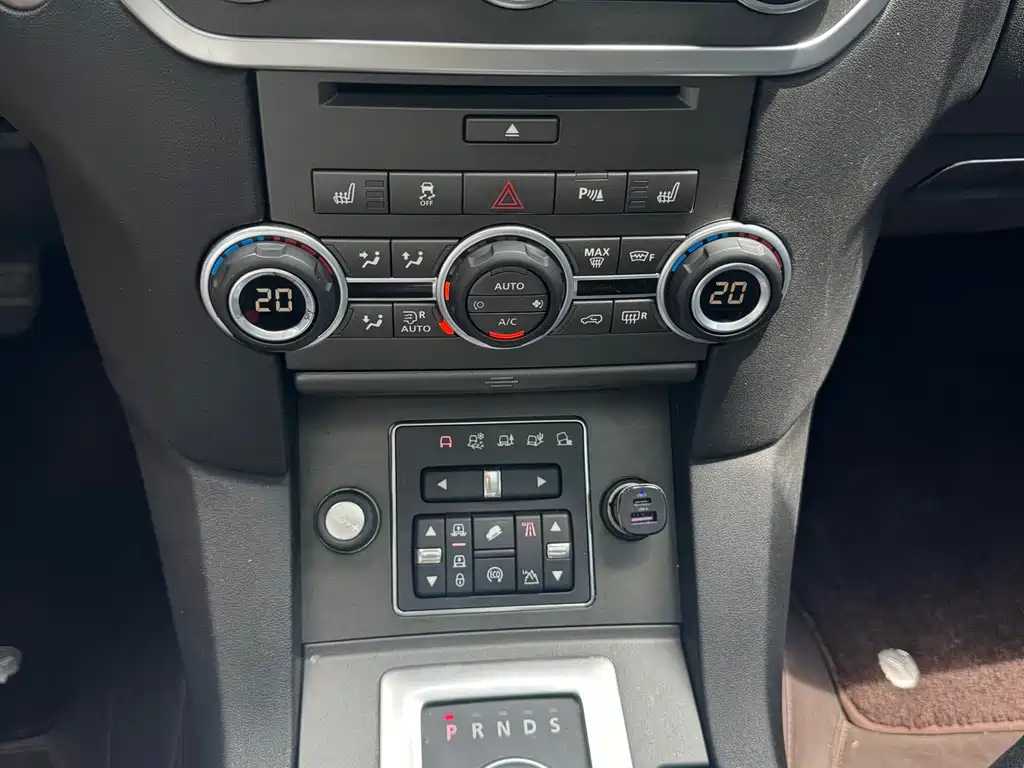 Land Rover Discovery 2016 — фото 17
