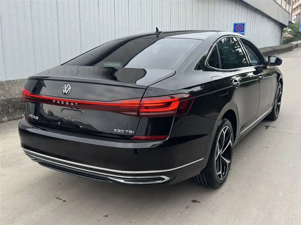 Volkswagen Passat 2023 — фото 9